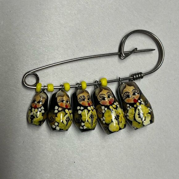 Vintage Russian Nesting Doll Folk Art Hanging Wood Brooch Pin Matryashka Jewelry - Picture 1 of 9